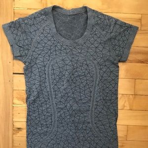 Lululemon Tshirt